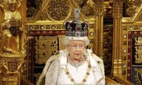 La reine Élisabeth II célèbre son jubilé de saphir