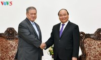 Nguyen Xuan Phuc rencontre le ministre brunéin des AE et du commerce