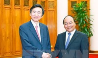Nguyên Xuân Phuc reçoit le ministre sud-coréen des Affaires étrangères 