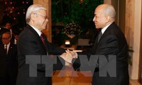 Король Камбоджи устроил торжественный прием в честь генсекретаря ЦК КПВ