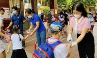 Les enfants vietnamiens vont-ils à l’école ou suivent-ils toujours les cours en ligne?