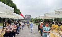 20,000 gift bags delivered to visitors at Ho Chi Minh Mausoleum
