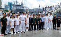 New Zealand naval ships visit Vietnam 