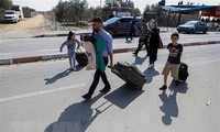 Foreign nationals leave Gaza for Egypt