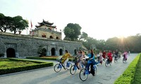 Electric bus tour of Hoan Kiem-Thang Long Imperial Citadel to debut Feb.5