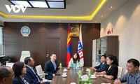 VOV discusses expanding cooperation with Mongolian broadcaster MNB