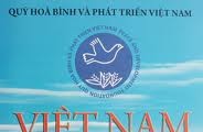 Meluncurkan buku dengan tajuk "Vietnam dan Laut Timur"