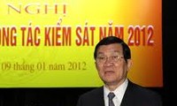 Presiden Truong Tan Sang menghadiri Konferensi penggelaran tugas tahun 2012 Instansi Kejaksaan Rakyat.