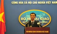 Vietnam mempunyai kedaulatan yang tak terbantalkan terhadap dua kepulauan Truong Sa (Sparatly) dan Hoang Sa (Paracel)