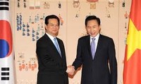 PM  Nguyen Tan Dung memulai aktivitas dalam  kunjungan resmi di Republik Korea.