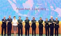 PM Nguyen Tan Dung mengahadiri acara pembukaan Konferensi Tingkat Tinggi ke-20 ASEAN 