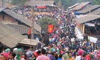 Pembukaan  Pekan Budaya, Pariwisata dan Pesta Adat Pasar Asmara Khau Vai.