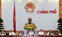 Perdana Menteri Vietnam Nguyen Tan Dung memimpin sidang periodik Pemerintah.