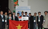 Rombongan pelajar Vietnam menghadiri Olympiade Matematika Internasional.
