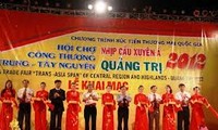 Provinsi Quang Tri mengadakan Pekan Raya  Pameran internasional tentang investasi, perdagangan dan pariwisata tahun 2012.