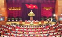 Mengembangkan peranan kader pimpinan  dalam melaksanakan Resolusi Sidang Pleno ke-4 Komite Sentral Partai Komunis Vietnam angkatan ke-11.