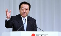 Jepang melaksanakan langkah stimulasi ekonomi secara darurat.