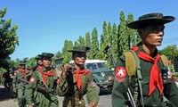 Myanmar menetapkan batas waktu penyerahan senjata di negara bagian Rakhine.