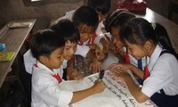 20 tahun ActionAid seperjalanan dengan usaha pengentasan dari kelaparan dan kemiskian di Vietnam.