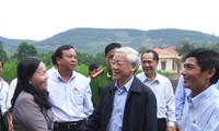 Sekjen Nguyen Phu Trong melakukan kunjungan kerja di provinsi Lam Dong