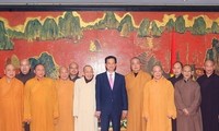 PMVN NguyenTan Dung menerima Dewan Pengurus Besar Sangha Buddha Vietnam