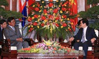 Presiden Truong Tan Sang menerima Sar Kheng, Deputi Perdana Menteri, Menteri Dalam Negeri Kamboja