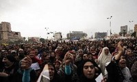 Mesir: Demonstran melakukan bentrokan dengan polisi di depan Istana Kepresidenan