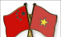 Memperingati ulang tahun ke-63 penggalangan hubungan diplomatik Vietnam-Tiongkok