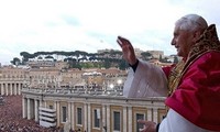Paus Benedictus 16 berpisah dengan umat Katolik sebelum mengundurkan diri
