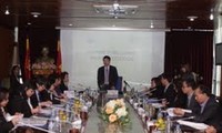 Memperkuat kerjasama antara VOV dengan Komite Hubungan Massa Rakyat Thailand