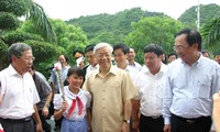 Sekjen Nguyen Phu Trong melakukan temu kerja dengan Badan Harian Komite Partai Komunis Vietnam dari kota Hai Phong