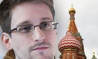 Ayah  Edward Snowden mendapat visa masuk Rusia untuk mengunjungi anaknya