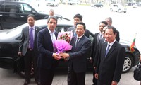 Presiden Bulgaria mengunjungi teluk Ha Long