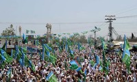 Ribuan demonstran Paksitan memblokade jalur suplai kepada NATO