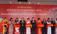 Kesan tentang Pesta koran musim semi Hanoi 2014