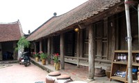 UNESCO menyampaikan penghargaan Konservasi pusaka budaya tahun 2013 kepada proyek “Konservasi rumah kuno tradisional di desa kuno Duong Lam"