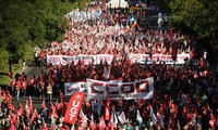 Spanyol: Pawai memprotes kebijakan ekonomi keras meledak menjadi kekerasan