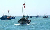 Walaupun diserang, harta bendanya dirampas, tapi kaum nelayan provinsi Quang Ngai tetap ke lepas pantai, merapati laut