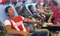 Ribuan orang ikut serta dalam Perjalanan Merah dan Hari penyumbangan darah