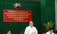 Deputi Perdana Menteri Nguyen Xuan Phuc melakukan temu kerja di provinsi Tra Vinh