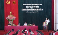Perdana Menteri Nguyen Tan Dung melakukan kontak dengan para pemilih di kota Hai Phong