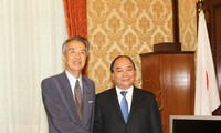 Deputi Perdana Menteri Nguyen Xuan Phuc melakukan pertemuan dengan pimpinan Parlemen Jepang