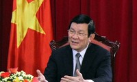 Presiden Truong Tan Sang menerima para Duta Besar asing yang menyampaikan surat mandat