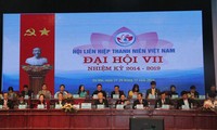 Kaum pemuda Vietnam menghimpun barisannya dalam gerakan “Saya mencintai Tanah Air saya