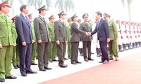 Presiden Truong Tan Sang mengunjungi Akademi  Kepolisian Rakyat