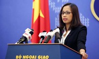Vietnam memprotes dan meminta kepada Tiongkok supaya menghentikan aktivitas reklamasi di Truong Sa