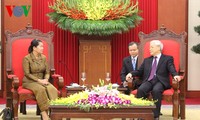 Sekjen Nguyen Phu Trong menerima delegasi tingkat tinggi Partai Rakyat Kamboja