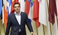 Yunani akan melakukan referemdum tentang permintaan bantuan