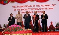 Aktivitas memperingati ulang tahun ke-70 Revolusi Agustus dan Hari Nasional Vietnam di banyak negara