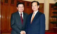 PM Vietnam,  Nguyen Tan Dung menerima Deputi PM, Menlu Laos, Thoonglun Sisulith